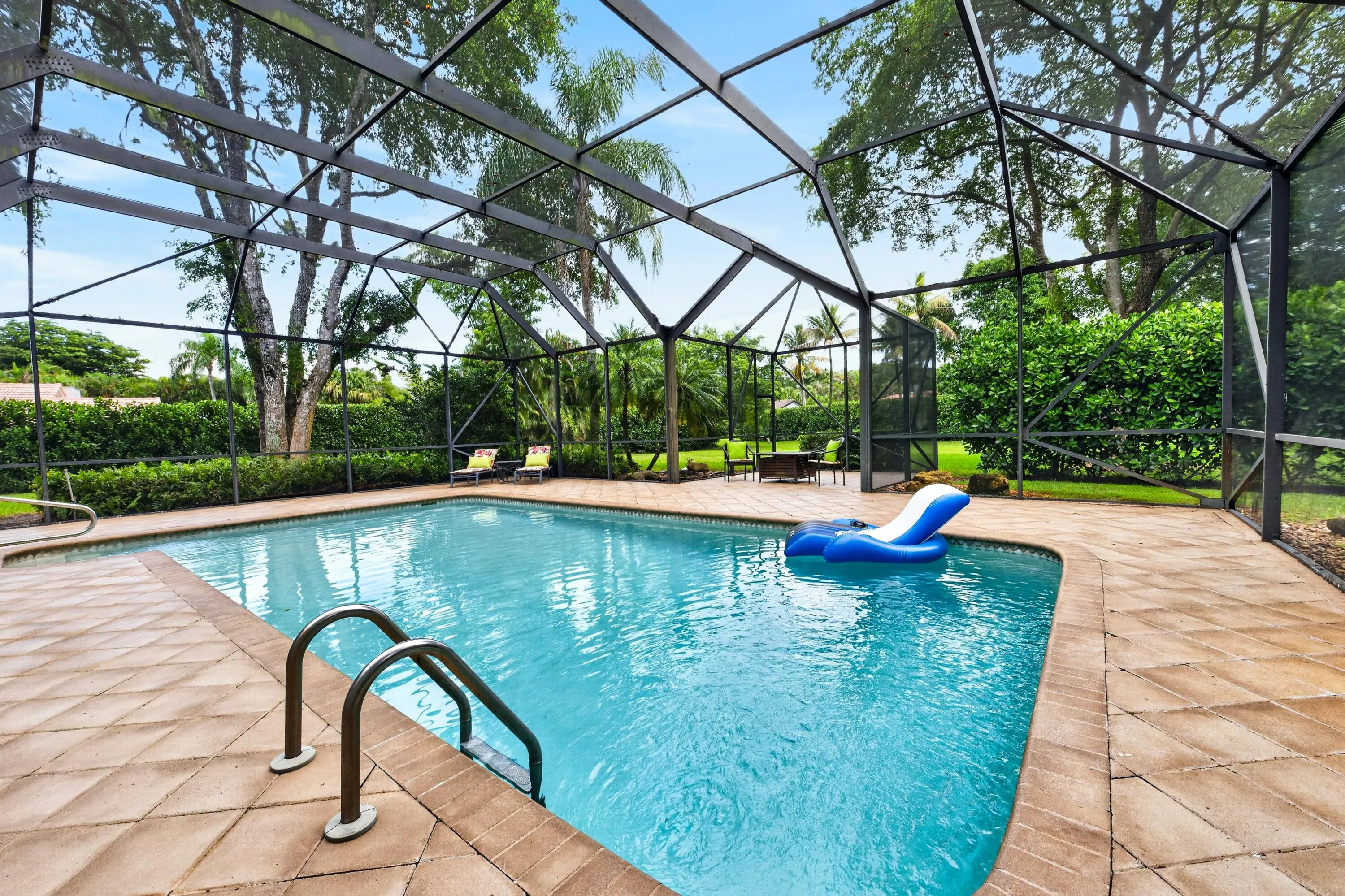 053-038-Pool-4000x2666