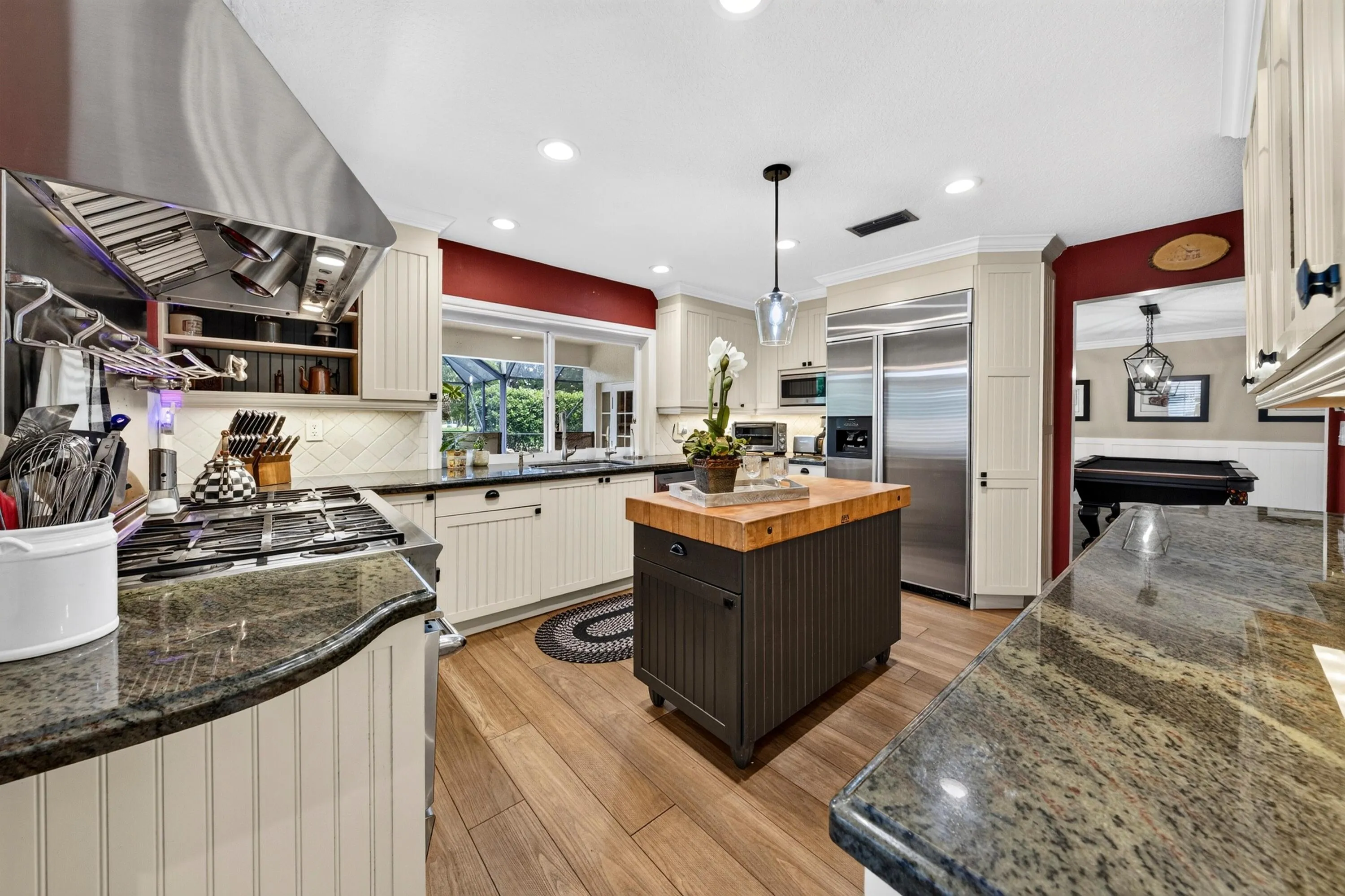 015-010-Kitchen-4000x2664