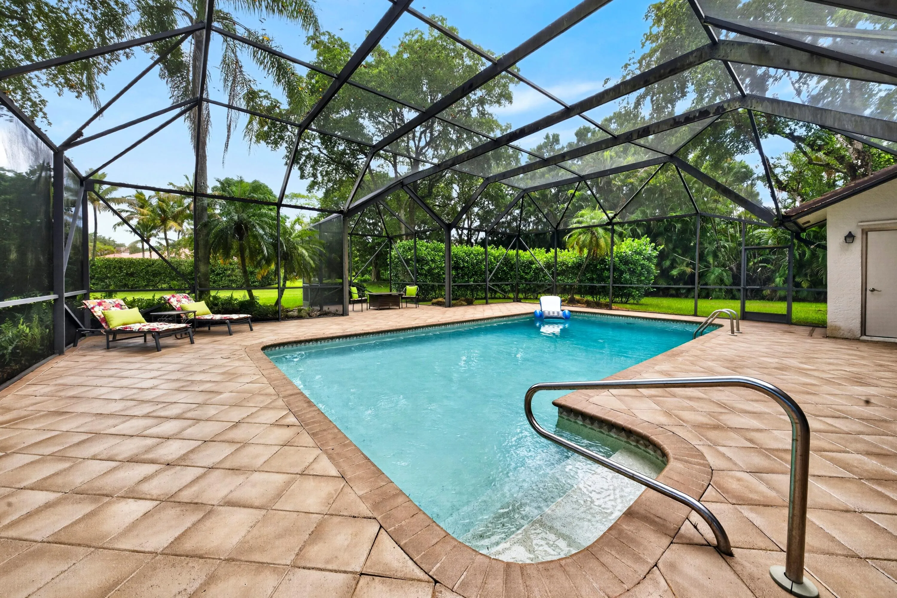 055-008-Pool-4000x2666