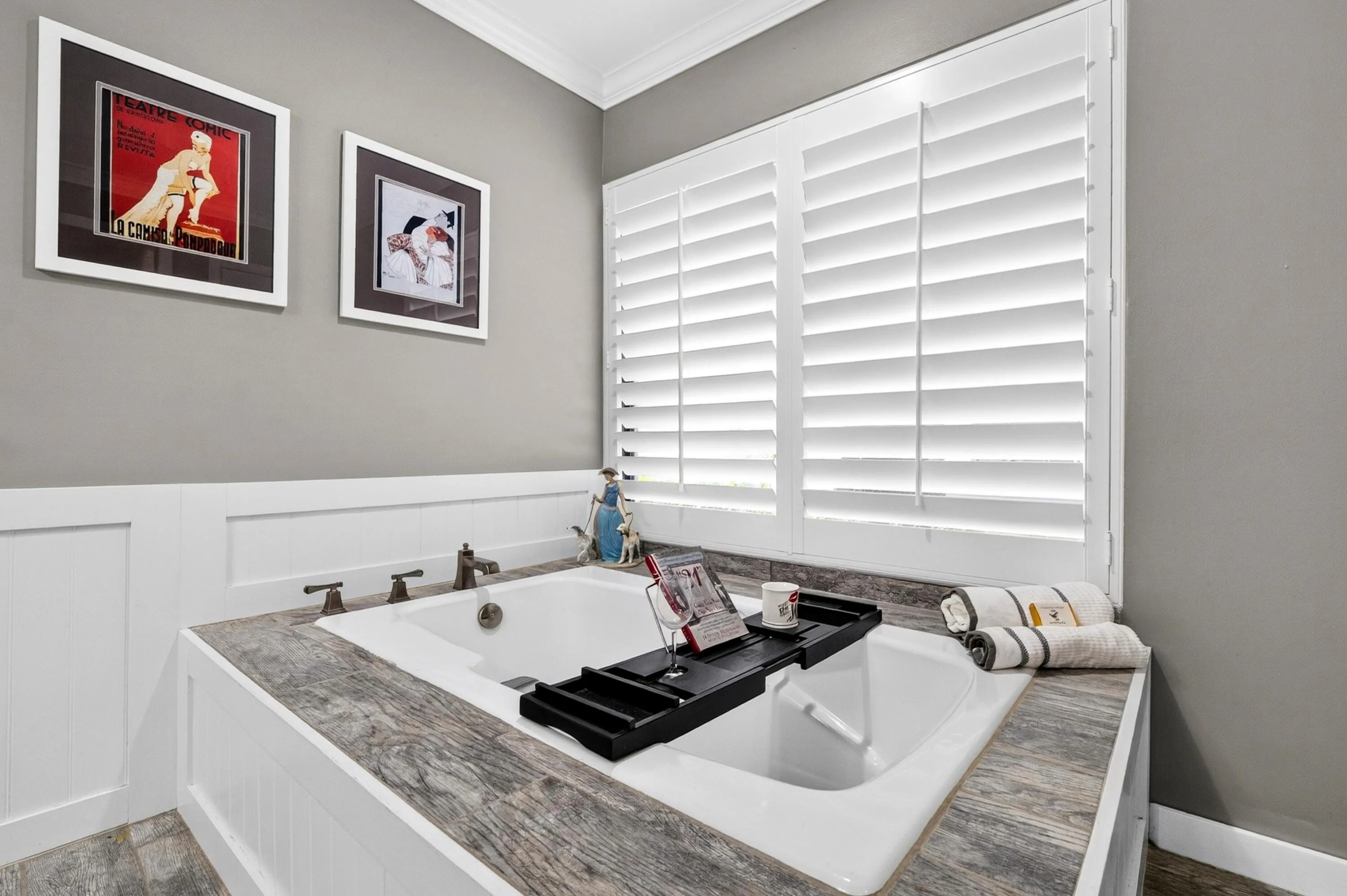 031-069-Primary Bath-4000x2660