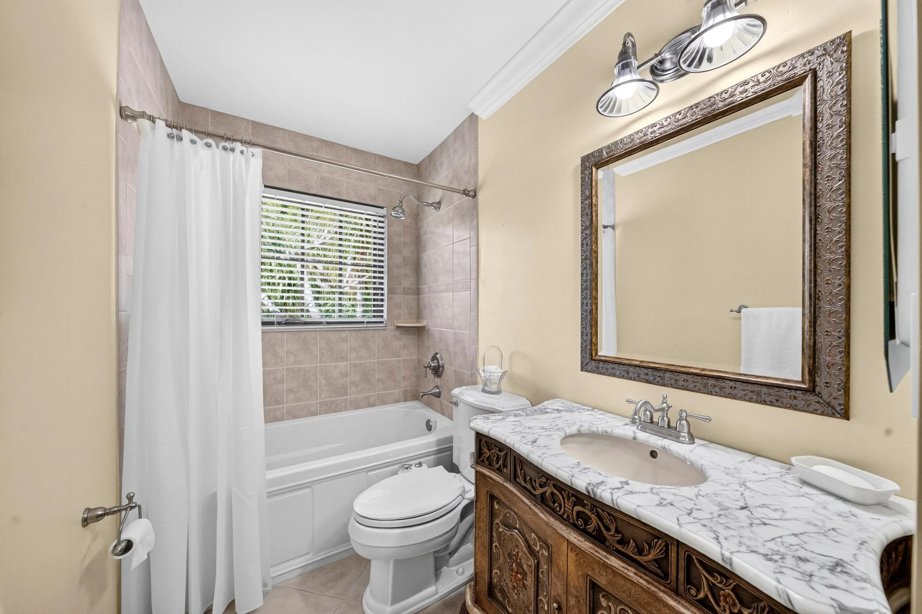 040-036-Bathroom-4000x2664