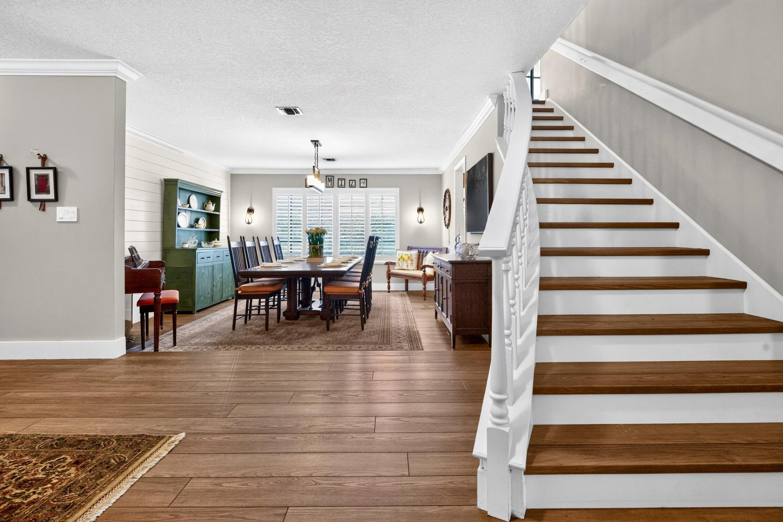 032-035-Dining Room-4000x2668