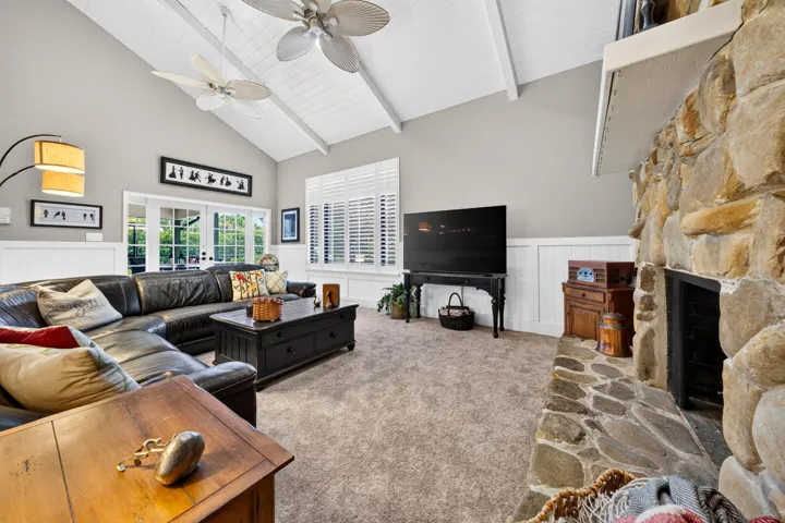 021-050-Living Room-4000x2664
