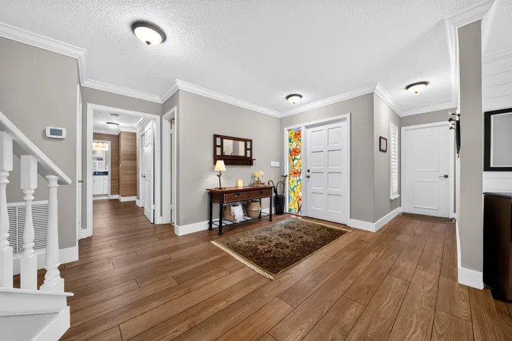008-065-Foyer-4000x2666