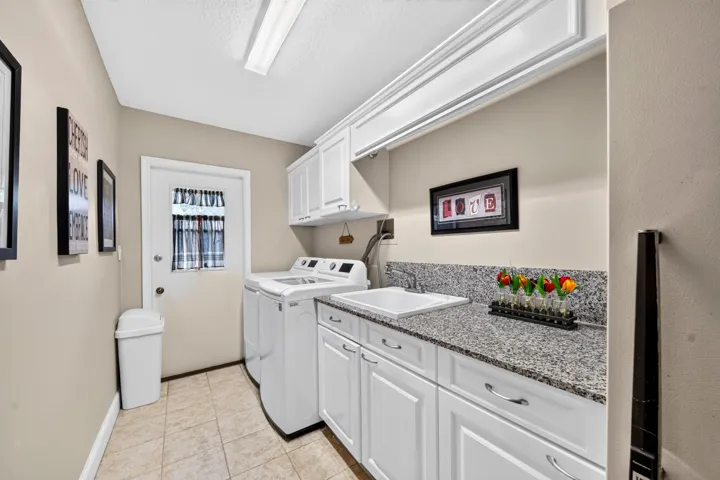 044-033-Laundry-4000x2664