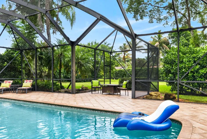 054-064-Pool-4000x2698