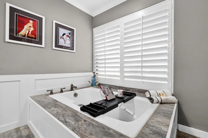 031-069-Primary Bath-4000x2660