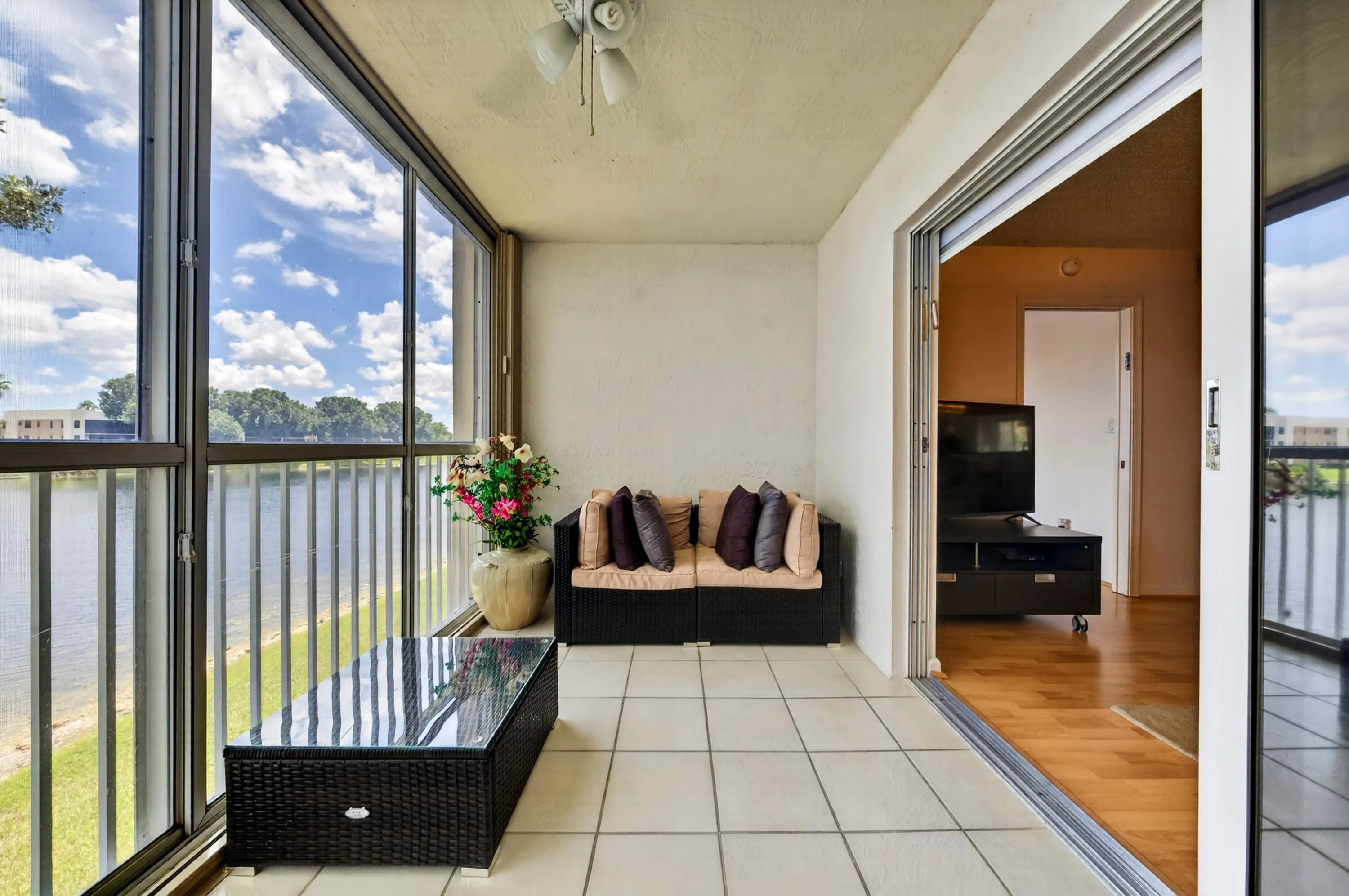 020-018-Balcony-4000x2658