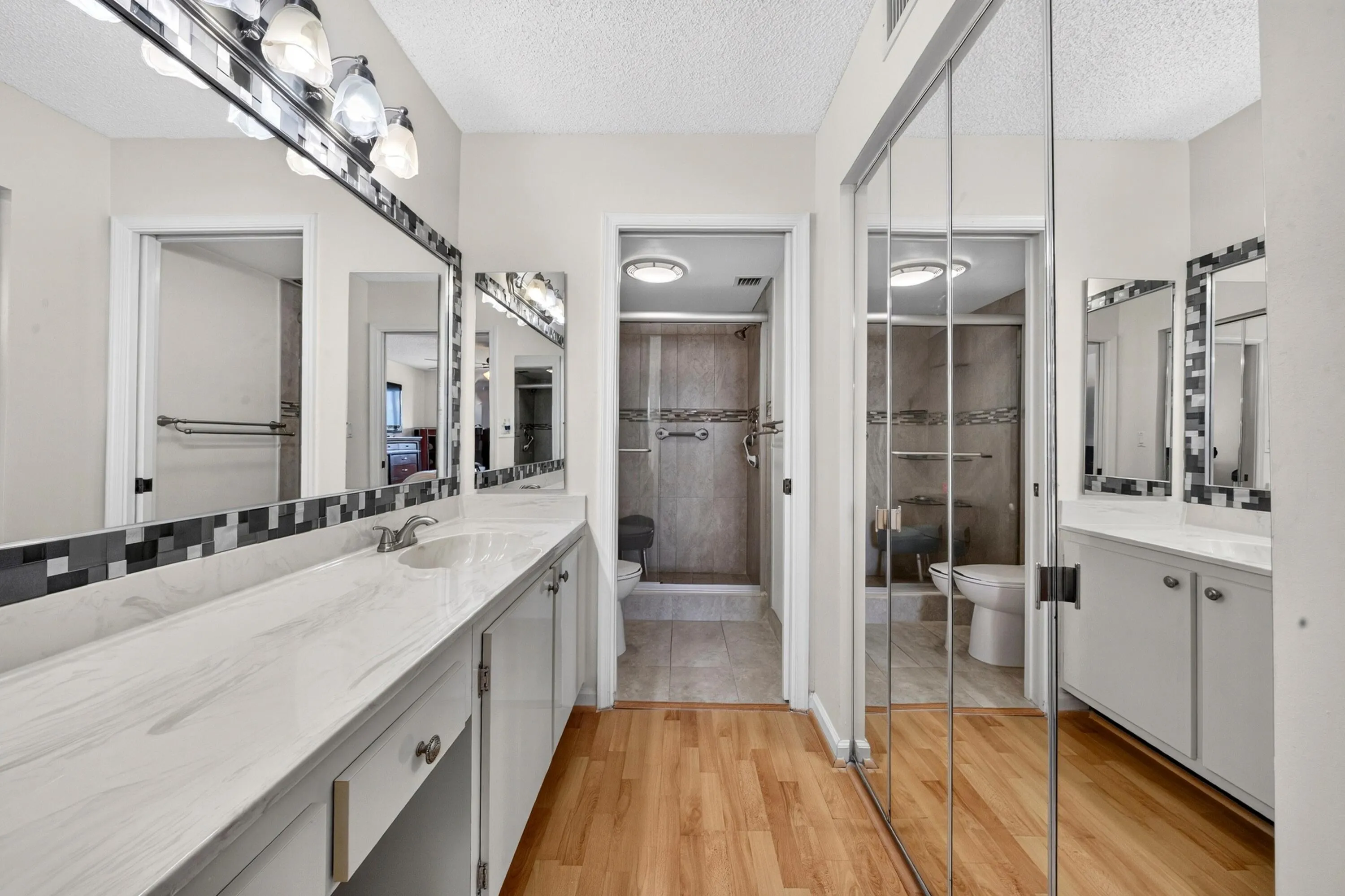 024-026-Primary Bath-4000x2666