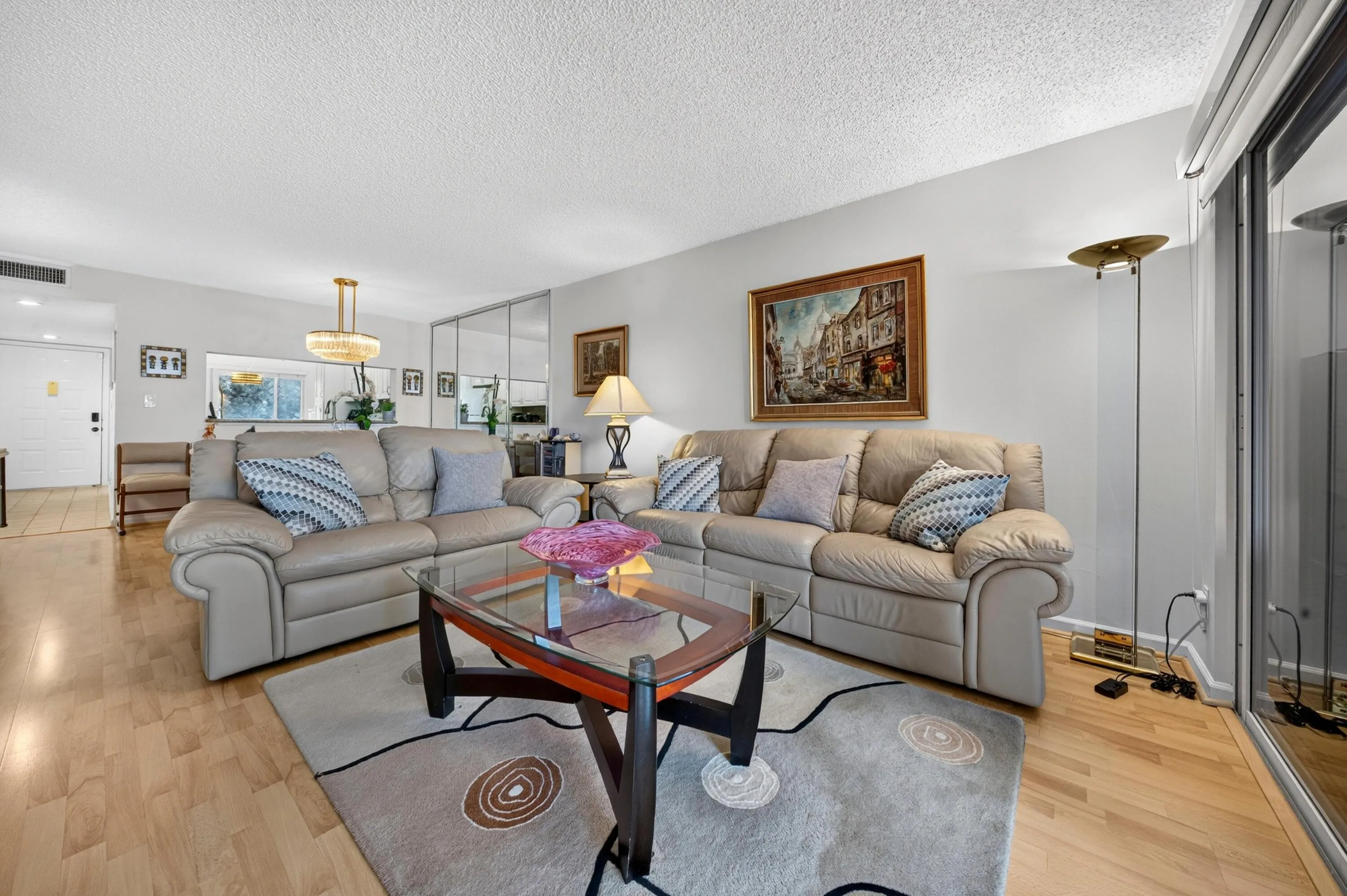 017-036-LivingDining Room-4000x2662