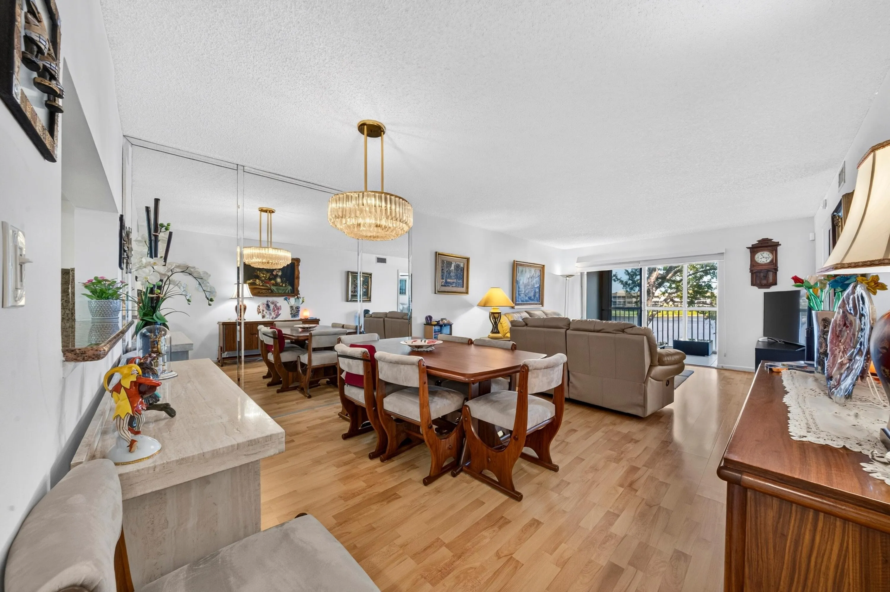 003-022-LivingDining Room-4000x2660