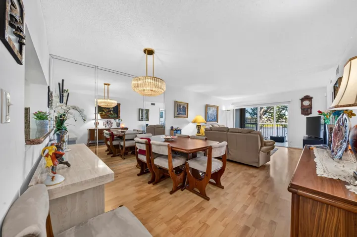 003-022-LivingDining Room-4000x2660