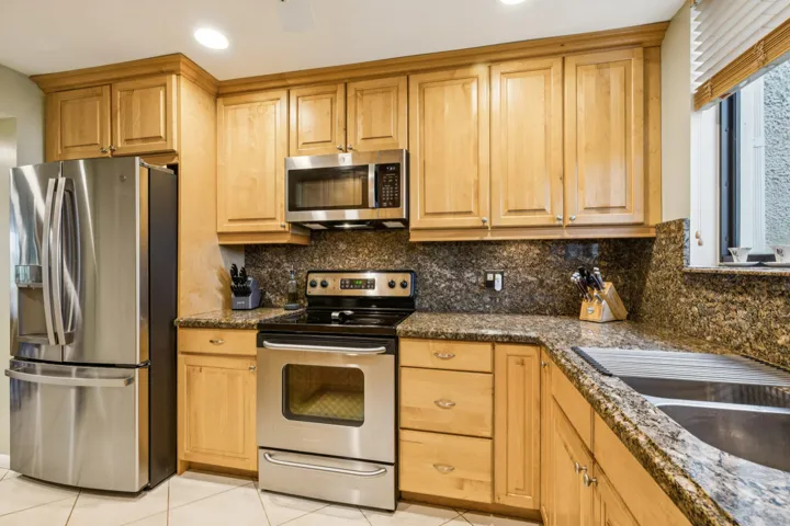 4788_Esedra_Court_011Ave