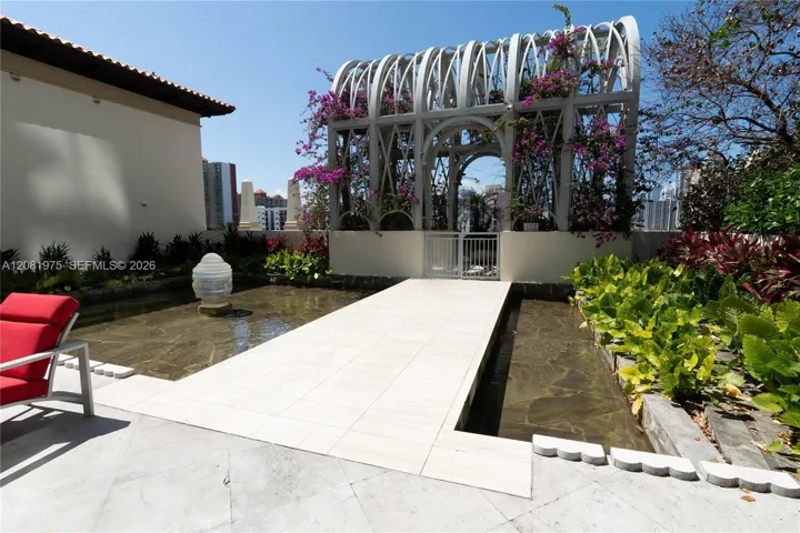 Photo 32
