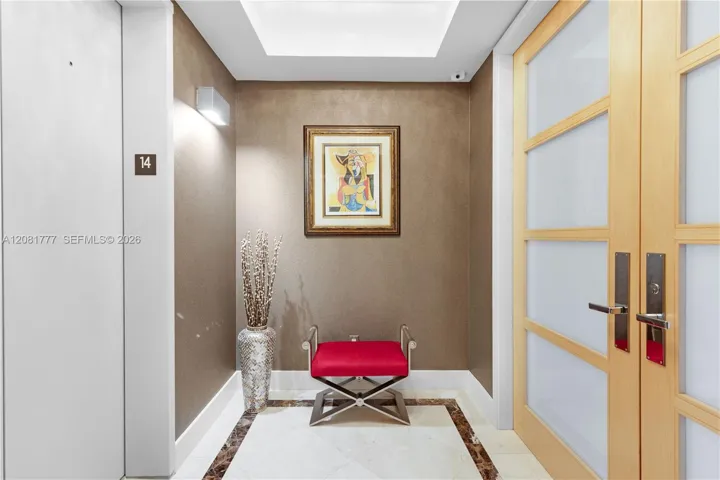 Private foyer