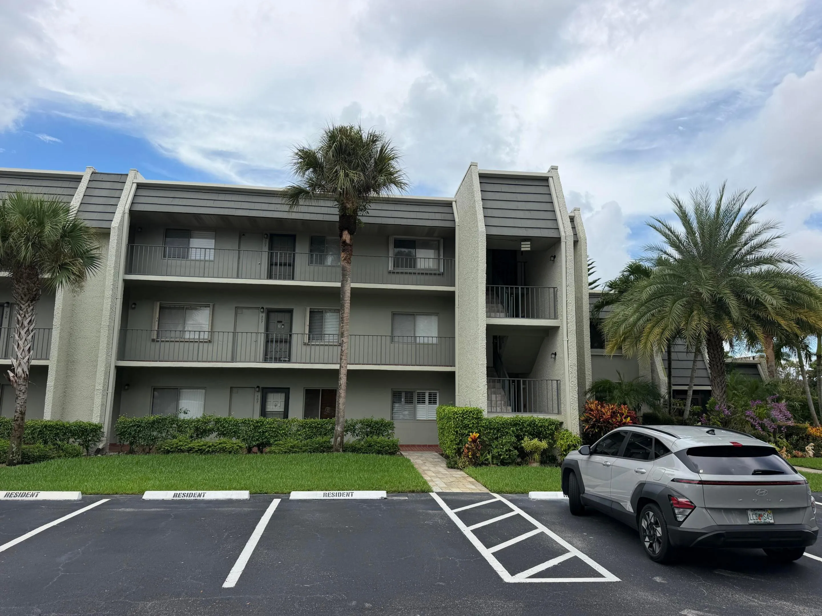 Westerly end of building