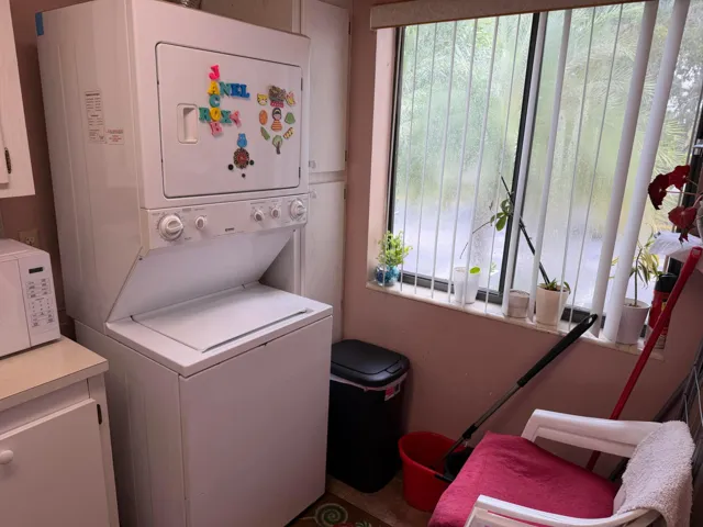 Stack washer/dryer