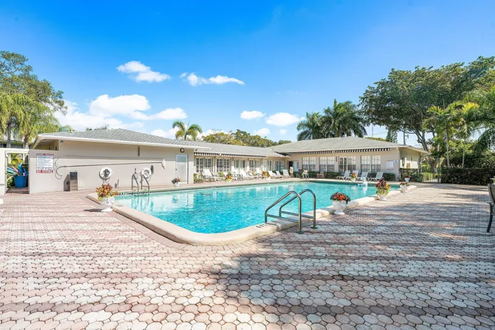 035-2440Southwest22ndAvenue-703-DelrayBe