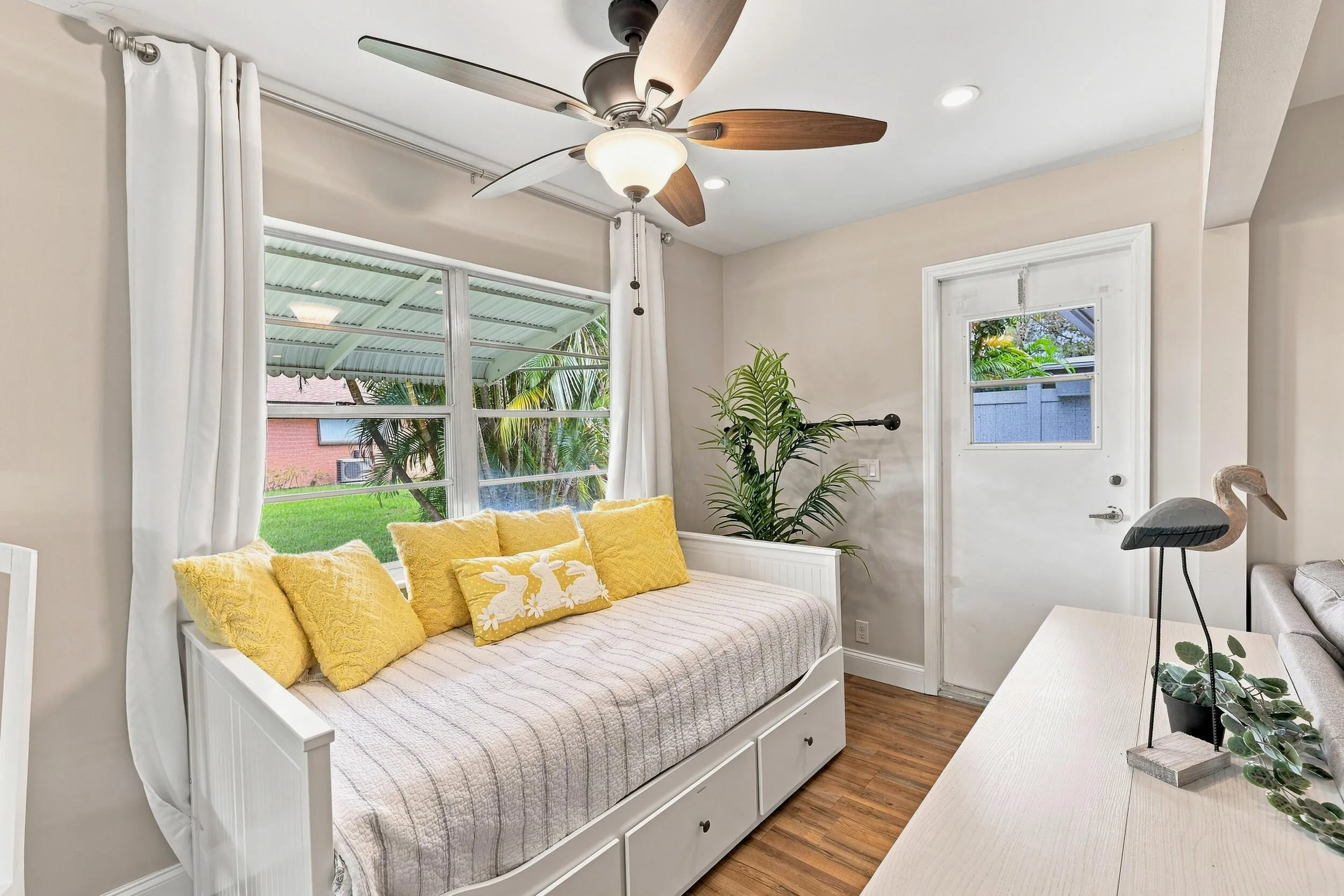 Extended family room