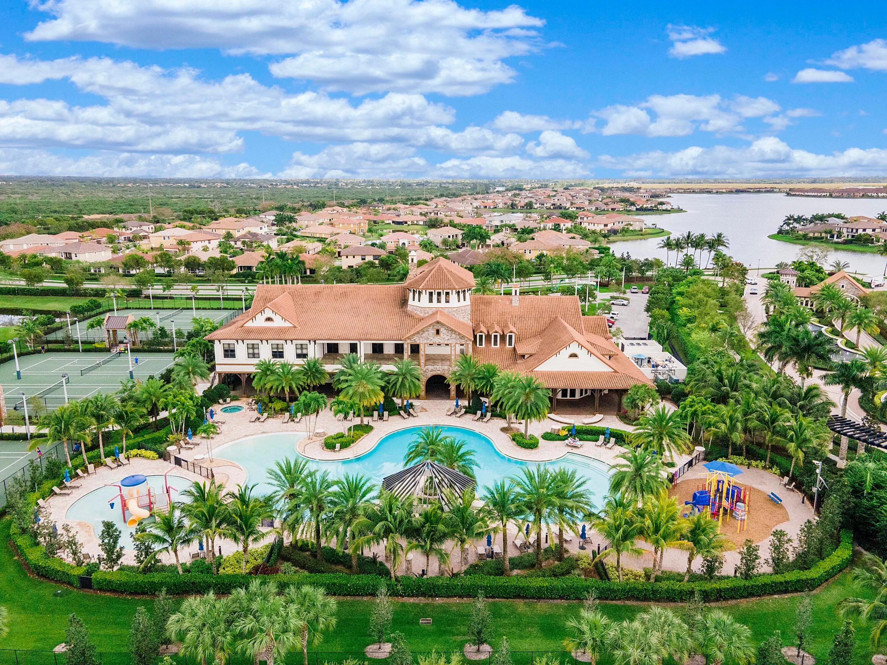MIRALAGO AMENITIES