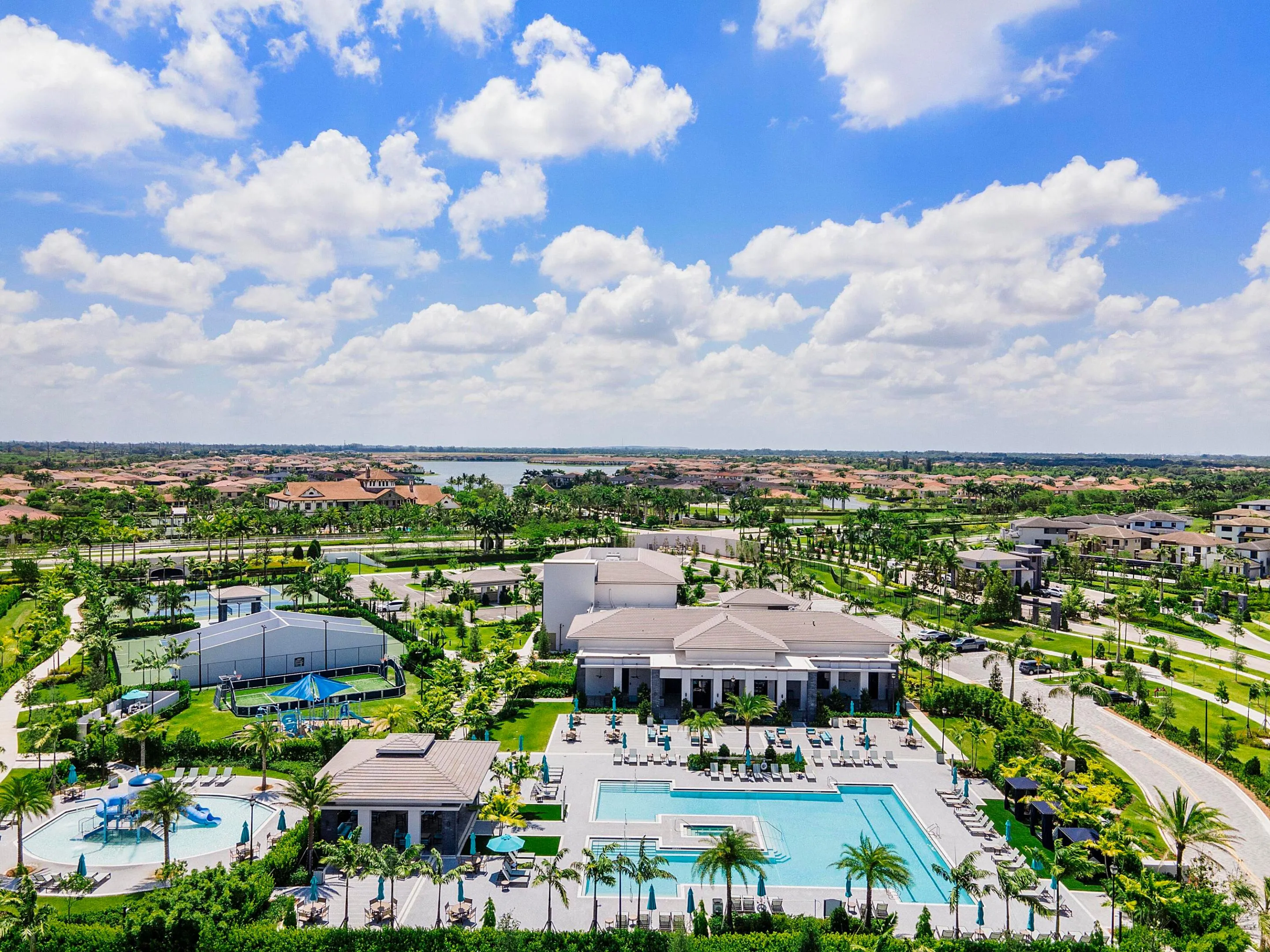 CASCATA RESORT STYLE AMENITIES
