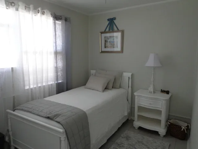 11751 Oleander Drive 001