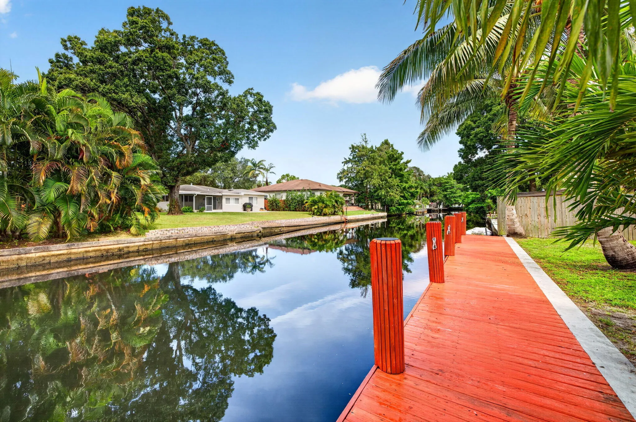 65 ft of ocean access waterfront