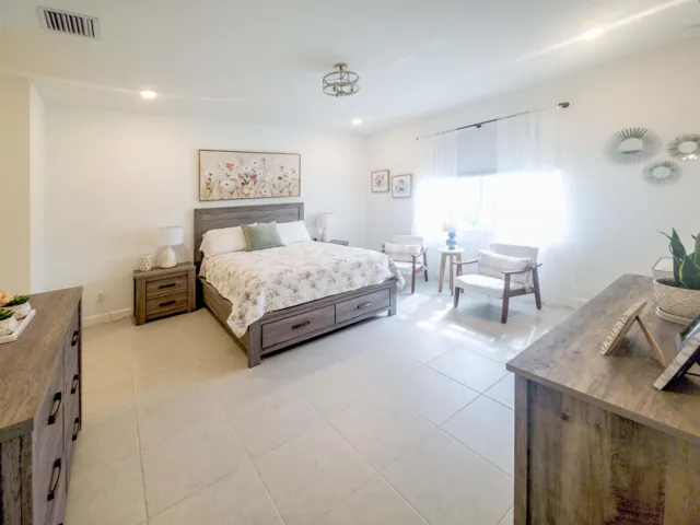 M Bedroom
