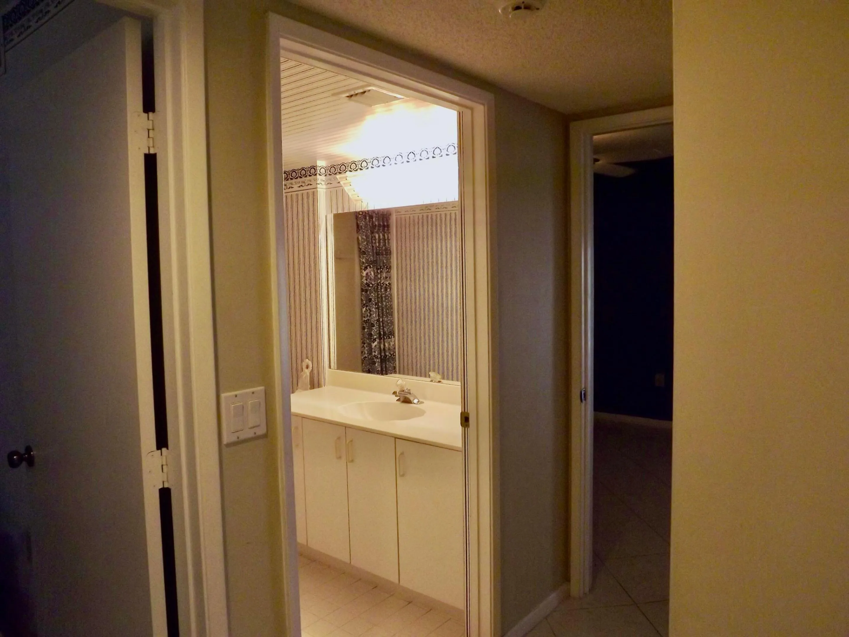 secondary bath tub/shower combo