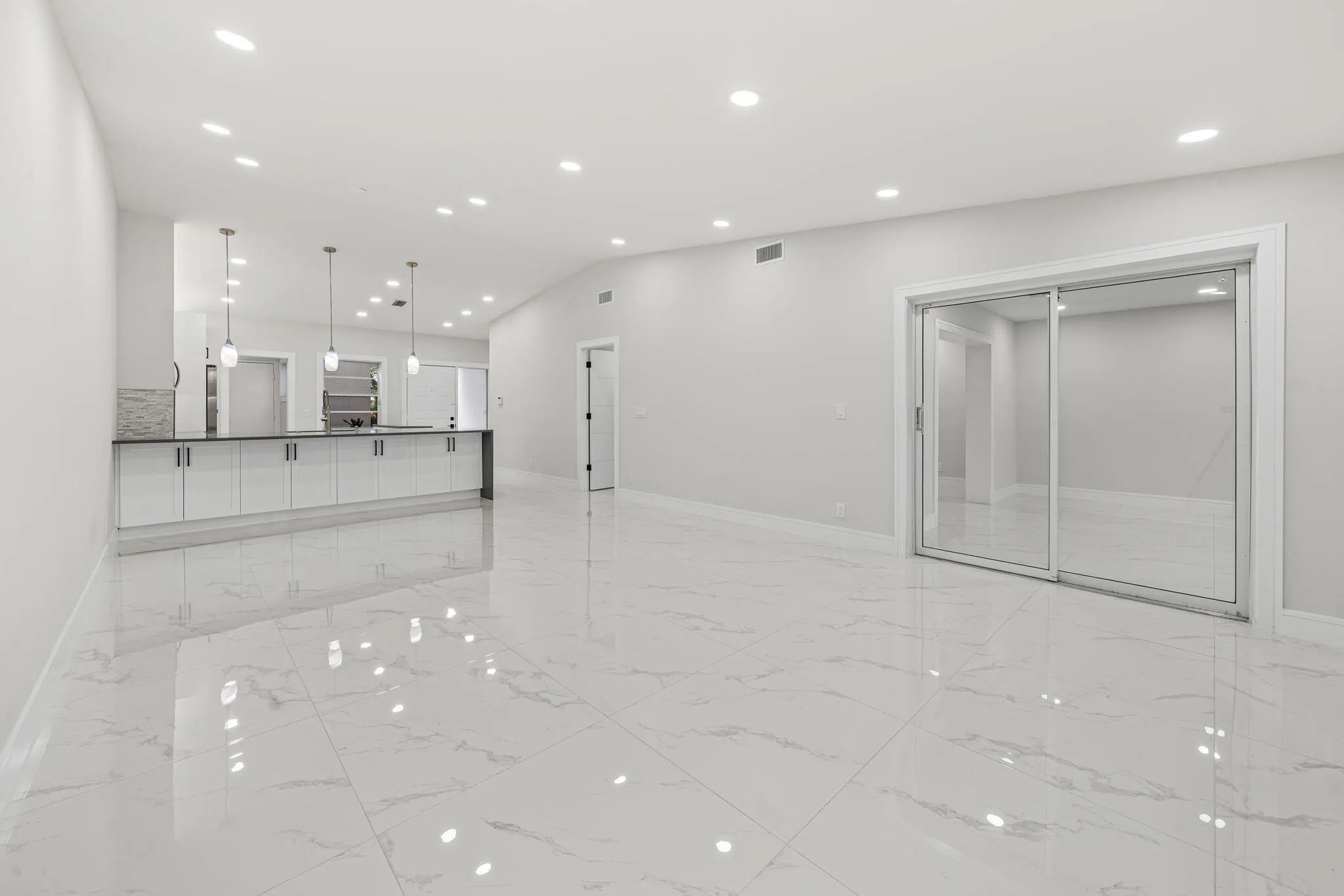 10 - Living Room 4