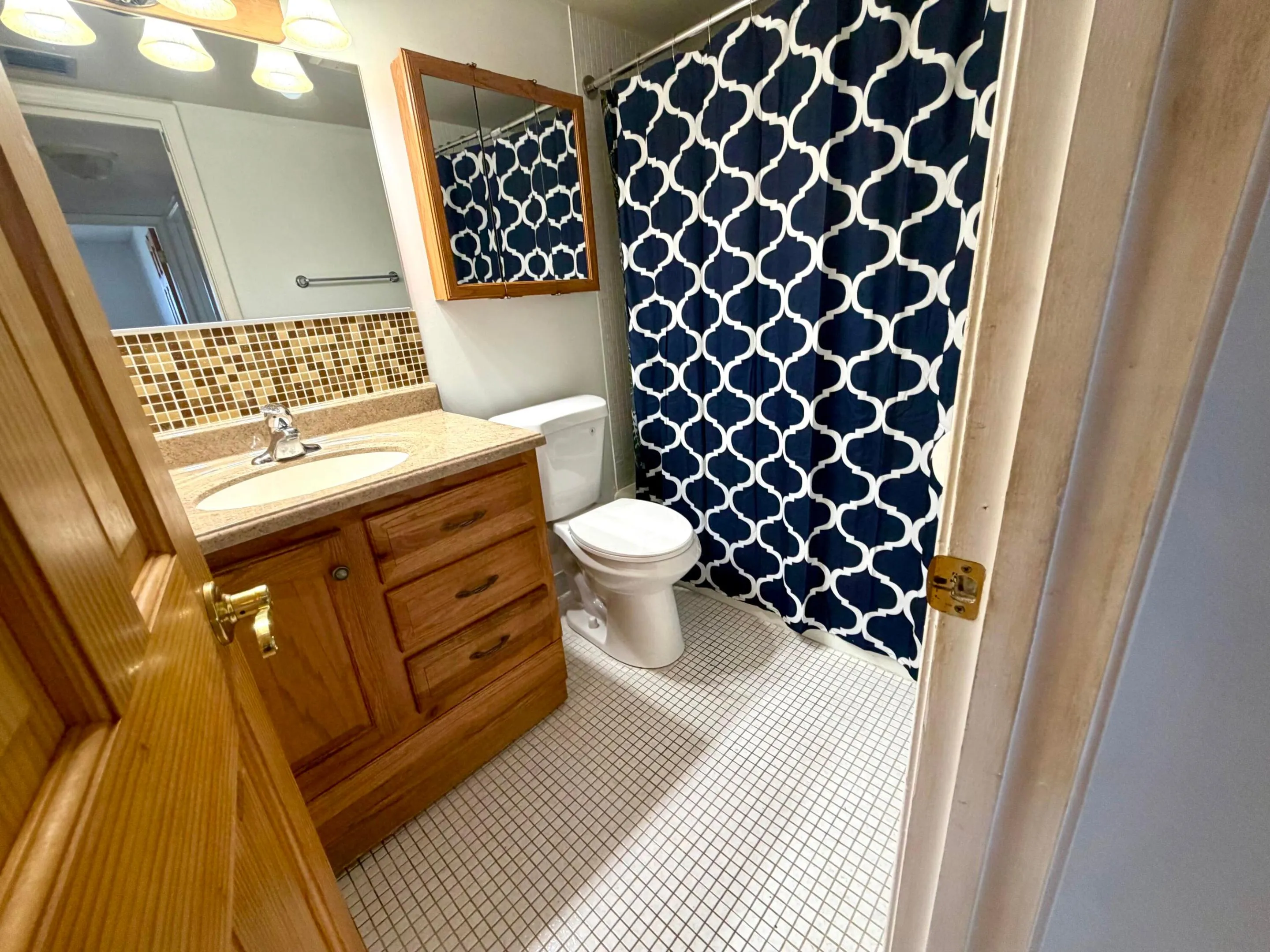 GUEST BATH