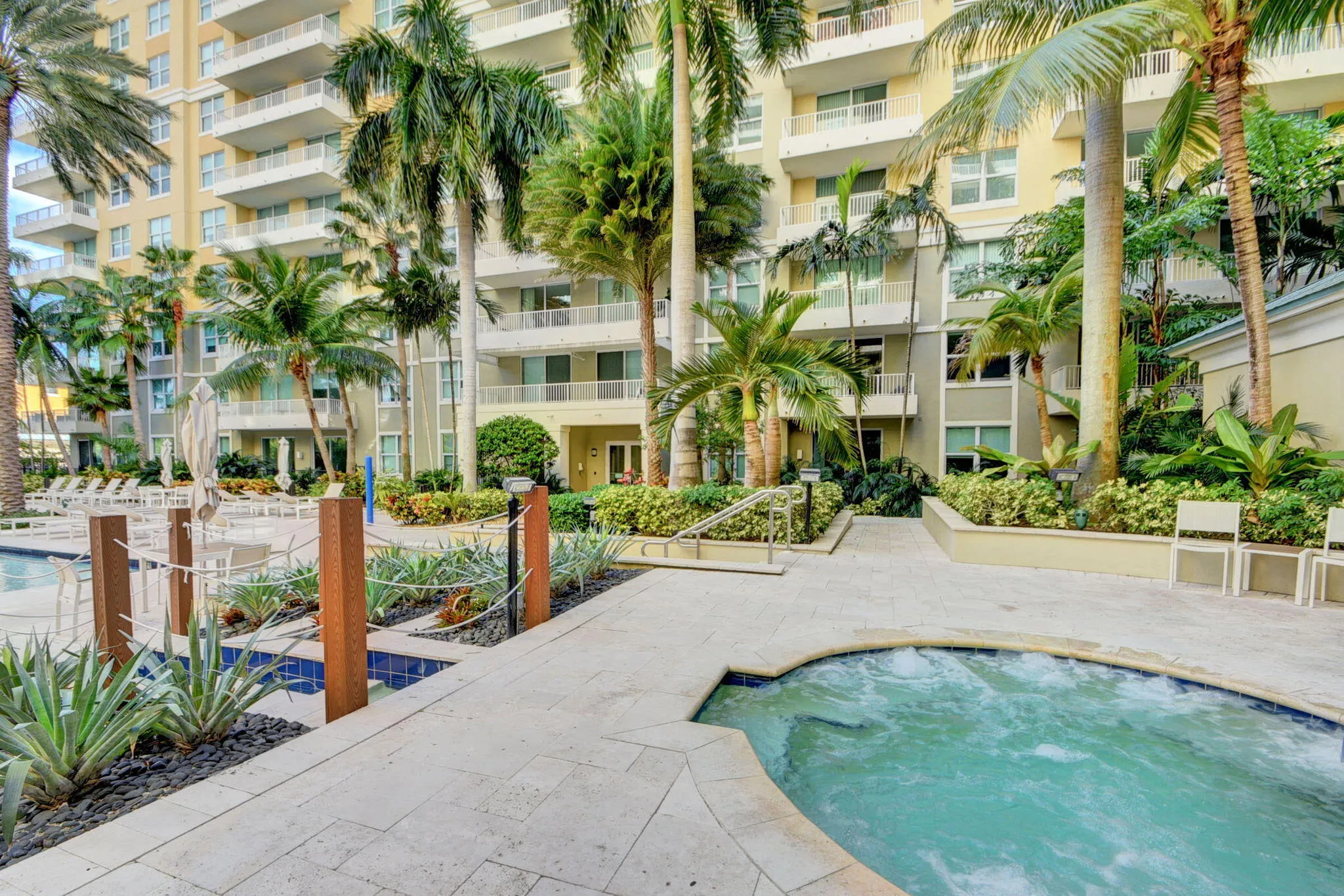 71-web-or-mls-700 East Boynton (16)