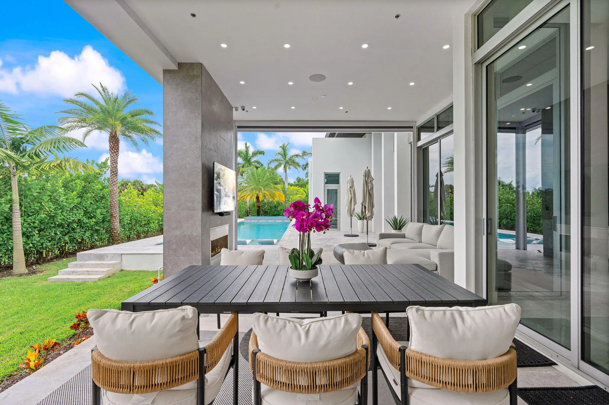 COVERED PATIO