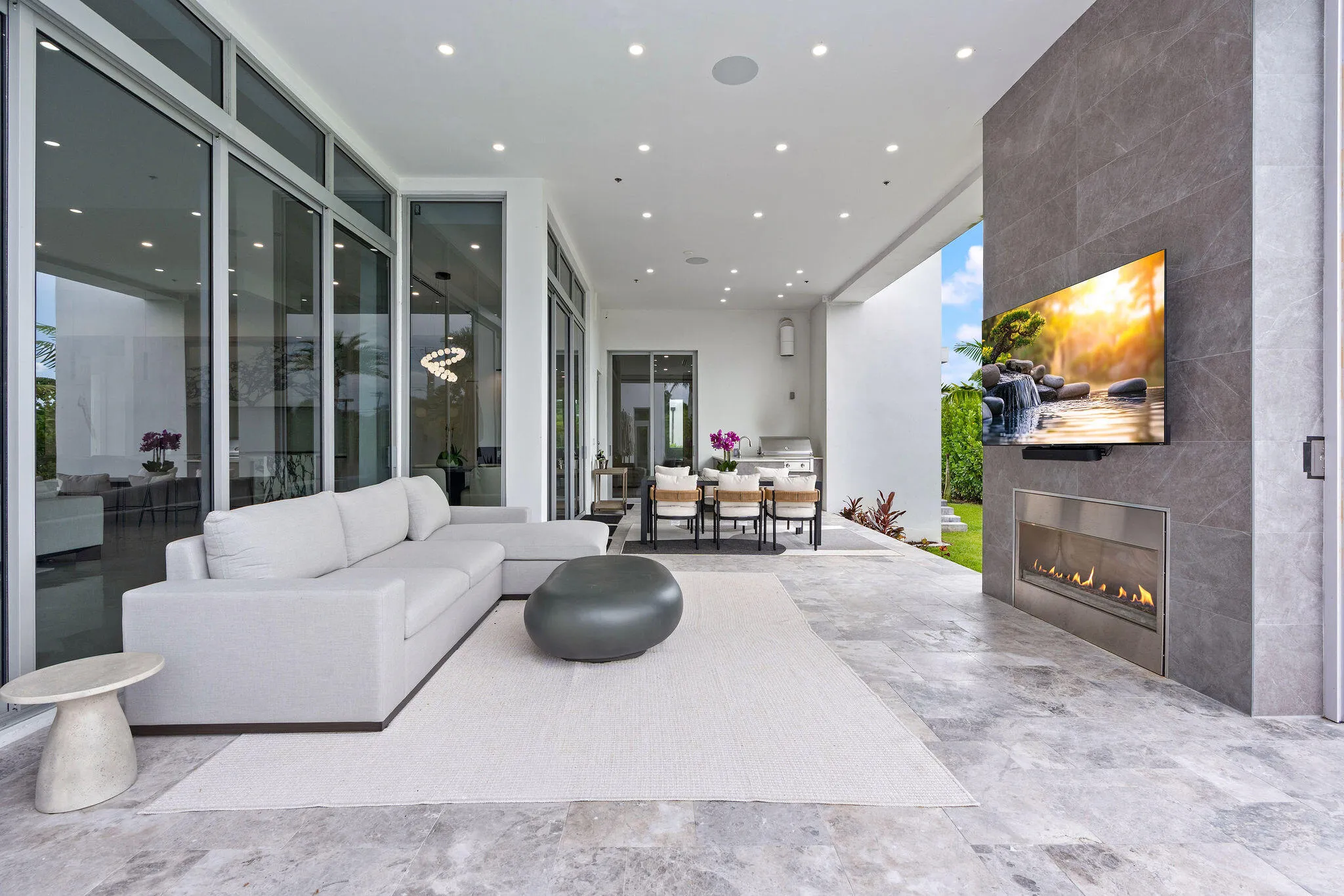 COVERED PATIO