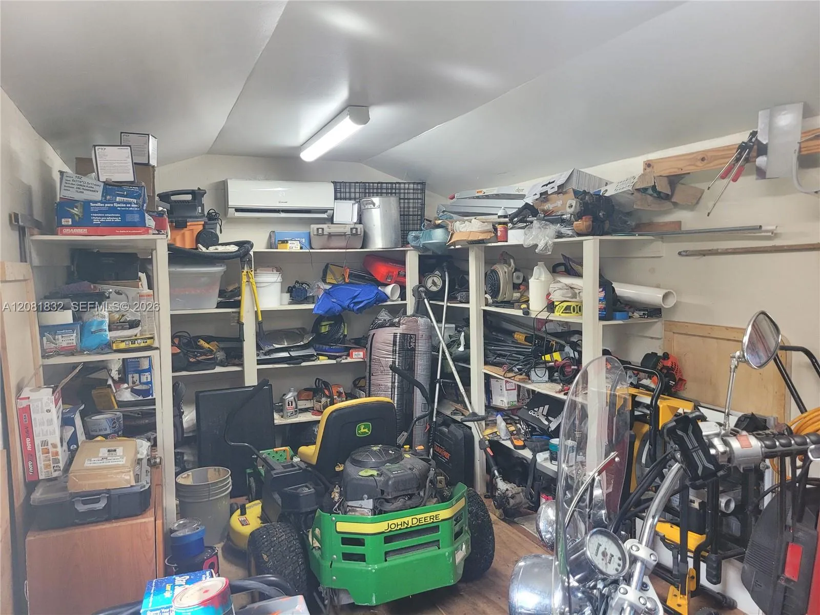 Photo 18