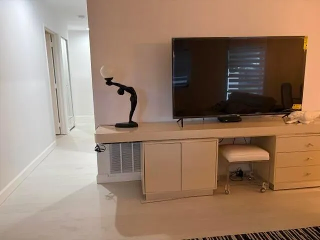 8934 Sunnywood Pl Boca living room5