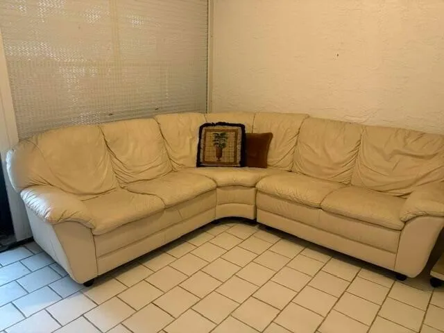 8934 Sunnywood Pl Boca sunroom couch