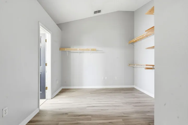 50-web-or-mls-3088-wainwright-st