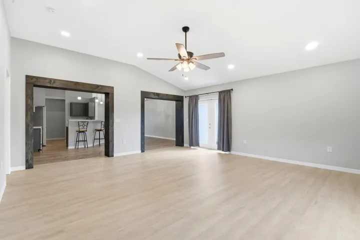 19-web-or-mls-3088-wainwright-st