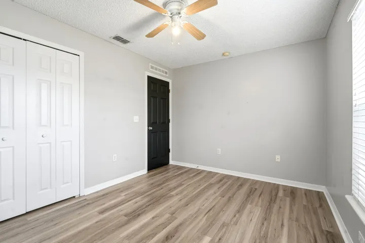 42-web-or-mls-3088-wainwright-st