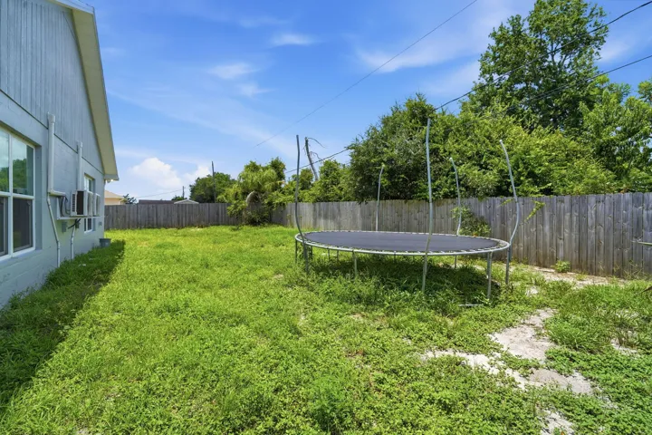 5-web-or-mls-3088-wainwright-st