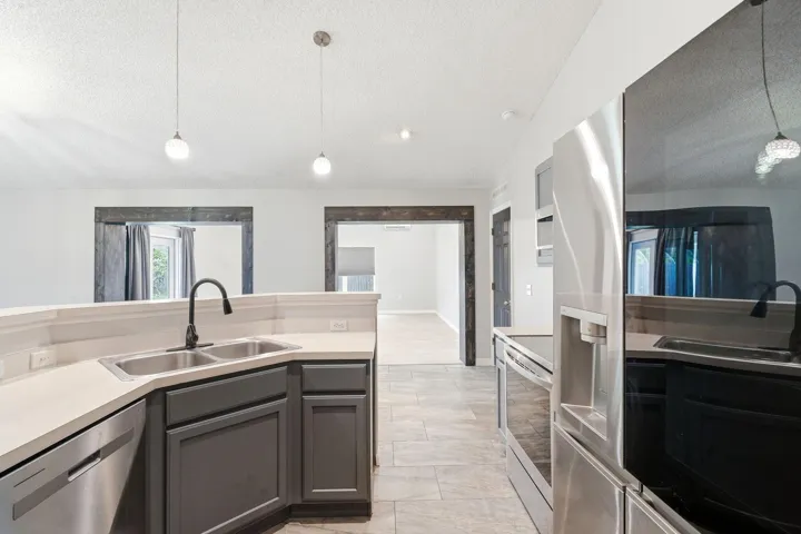 33-web-or-mls-3088-wainwright-st