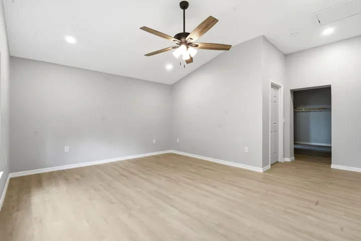 34-web-or-mls-3088-wainwright-st
