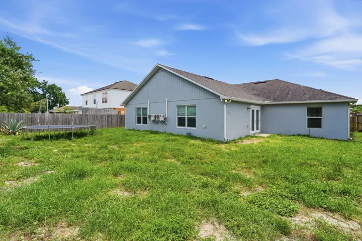 7-web-or-mls-3088-wainwright-st