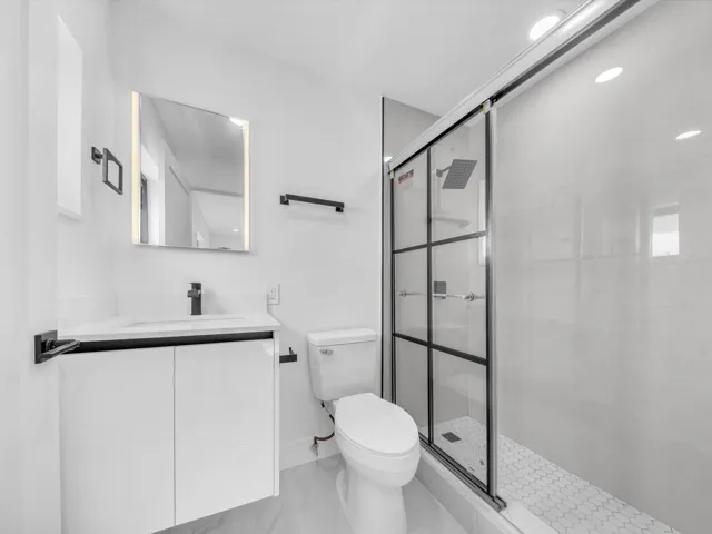 2nd Bathroom