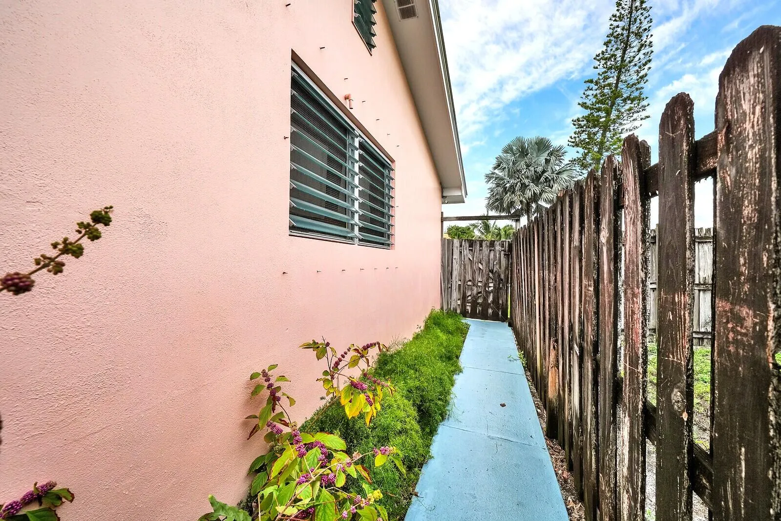 Side Pathway