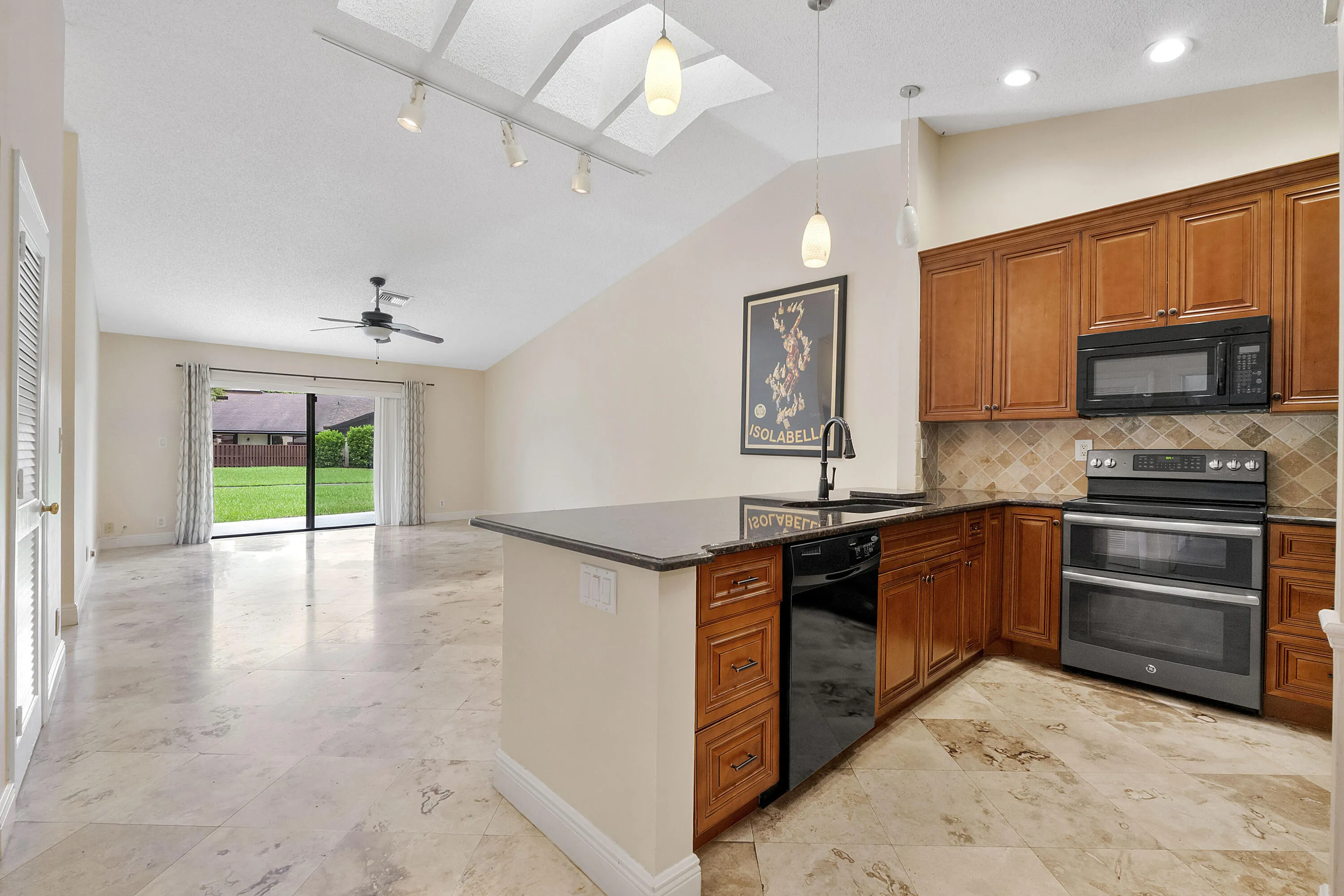 22686 Vistawood Way_011