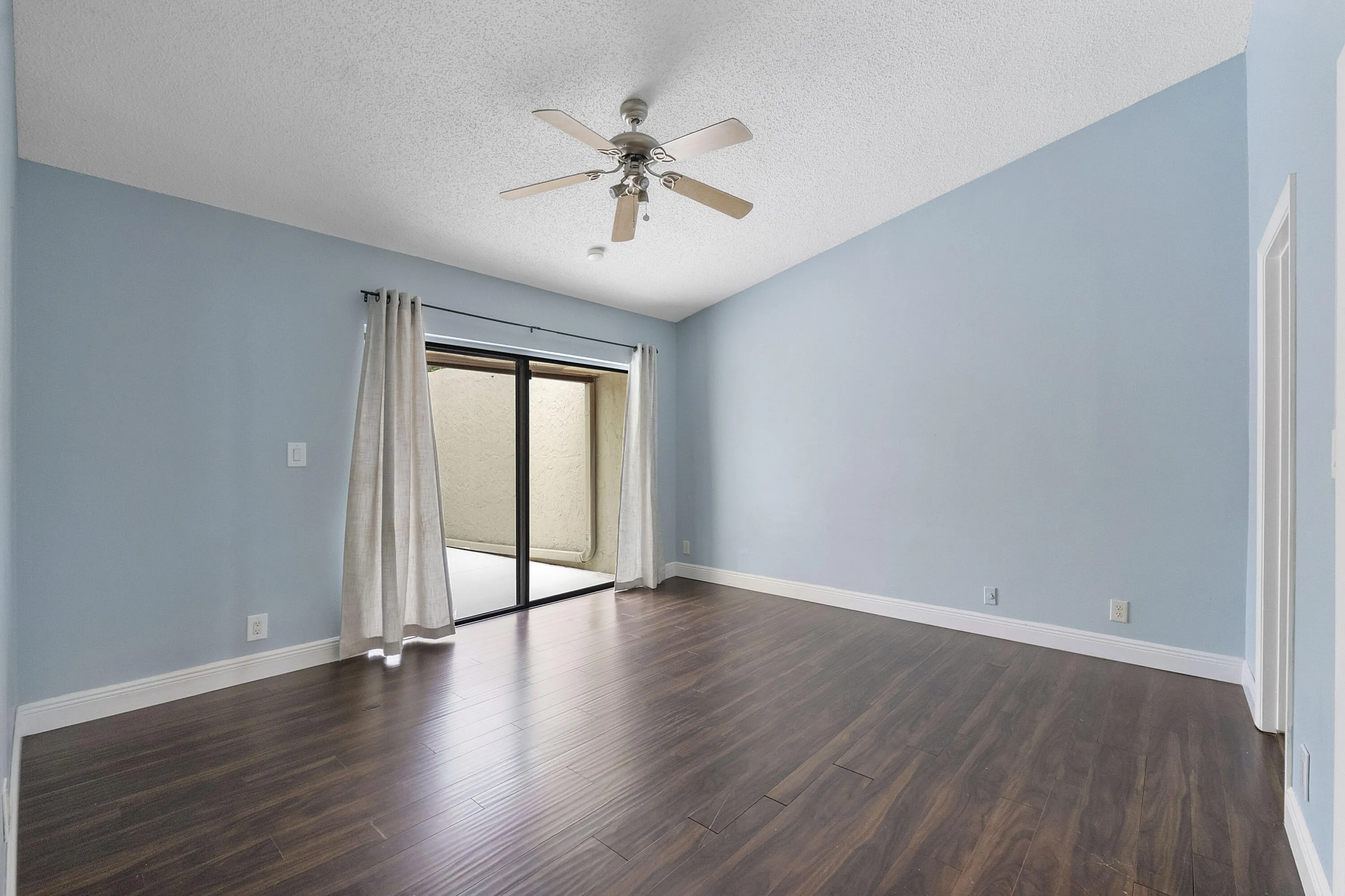 Large primary bedroom