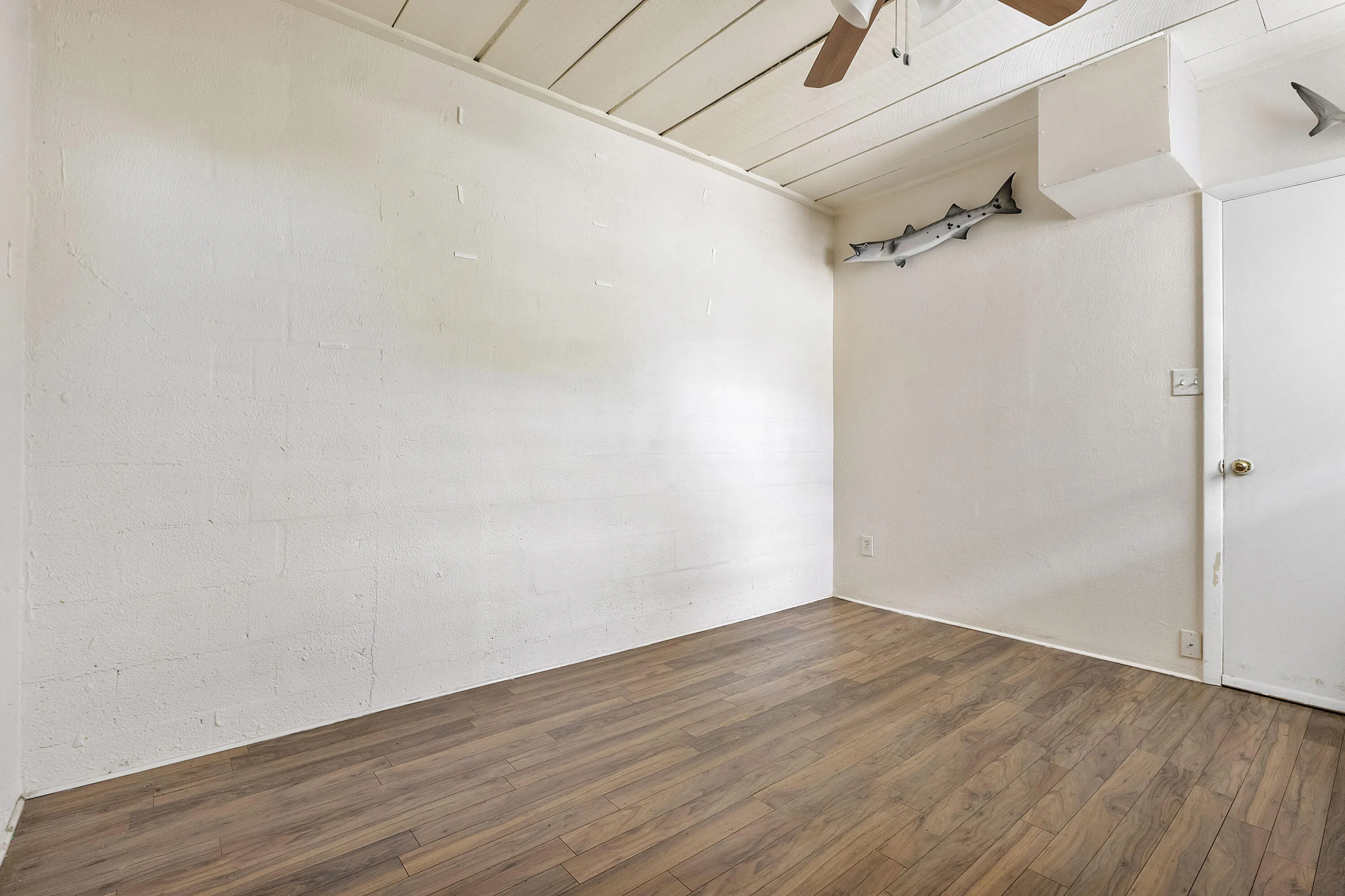 Converted garage into an office/flex space - can easily be converted back to a 1 car garage