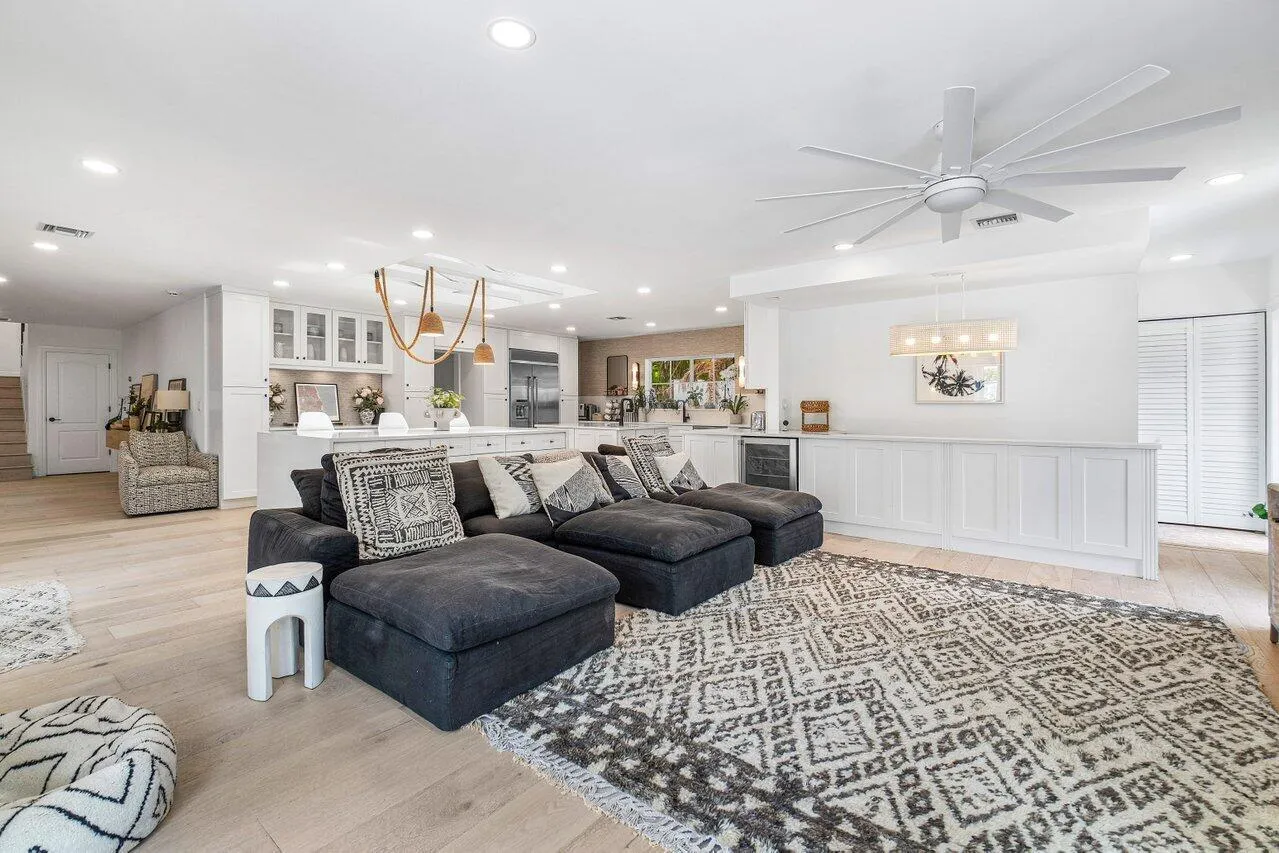 018-783ToledoDrive-BocaRaton-FL-33432-SM
